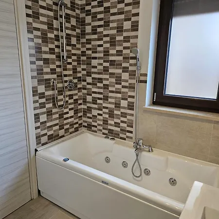 Πανσιόν Disangrohouse